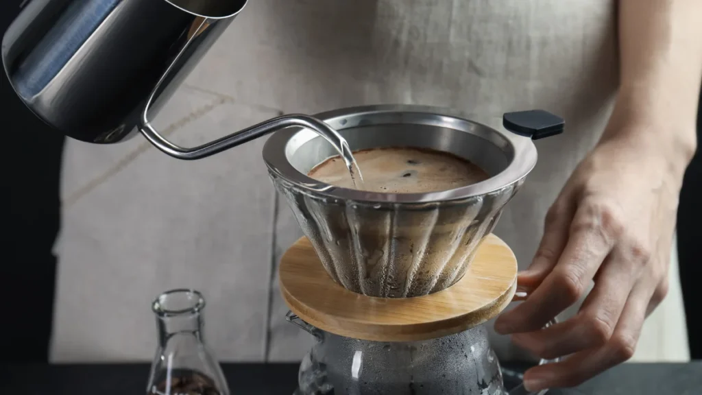 Poyring hotwater iin pour-over  coffee extraction